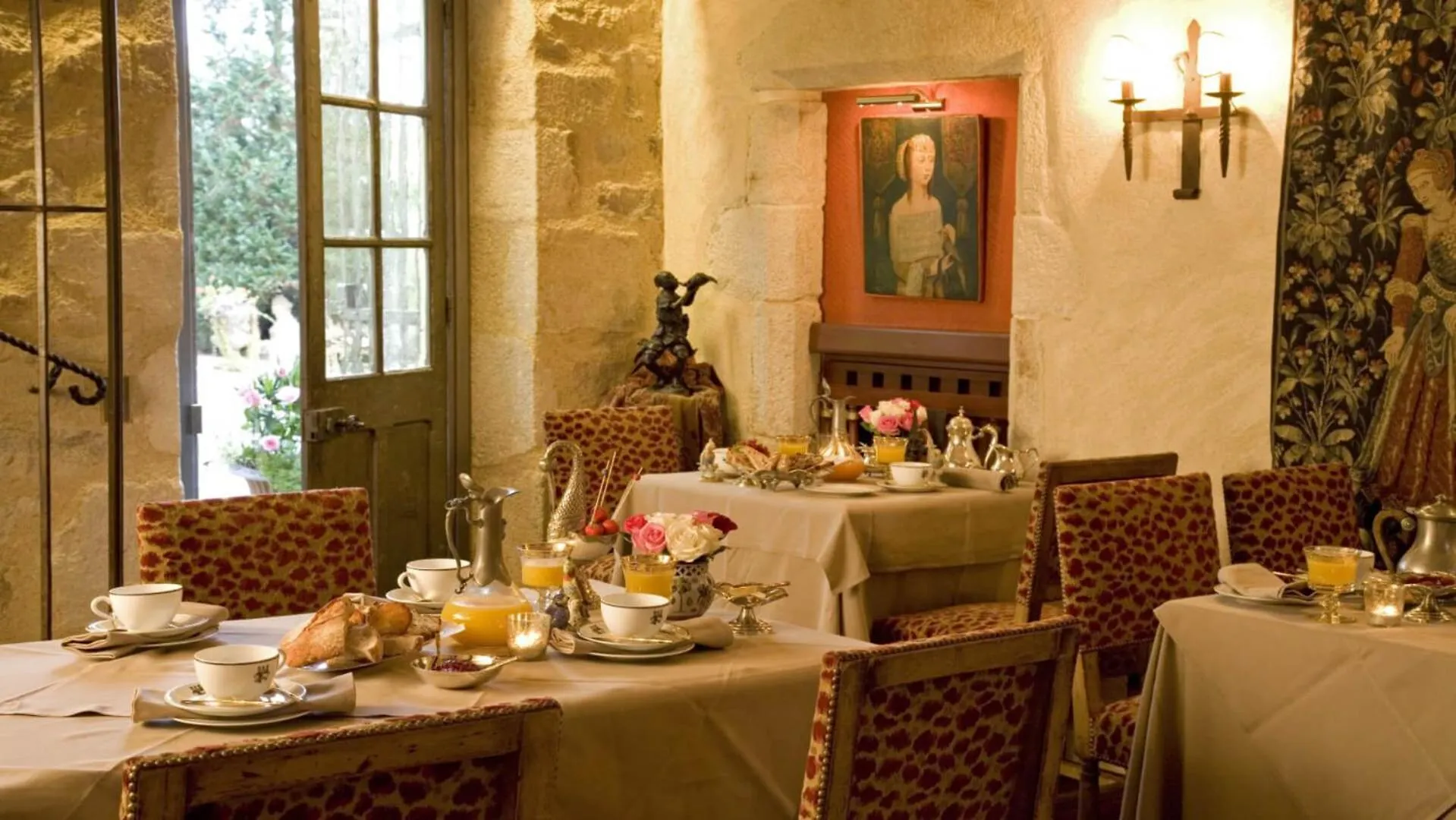 Chateau De Codignat Lezoux 0*,  France